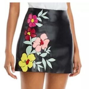 ALICE + OLIVIA RILEY EMBROIDERED VEGAN LEATHER MINI SKIRT IN BLACK NWT Size 2